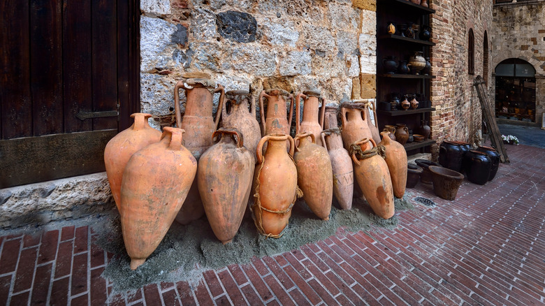 roman amphorae from pompeii