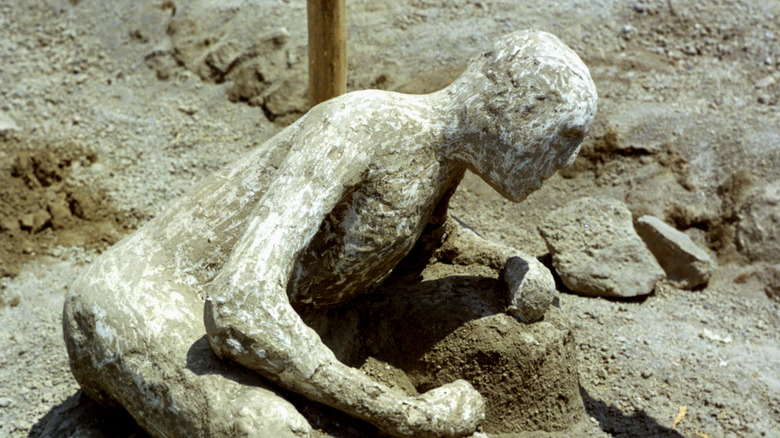 cast of human victim at pompeii