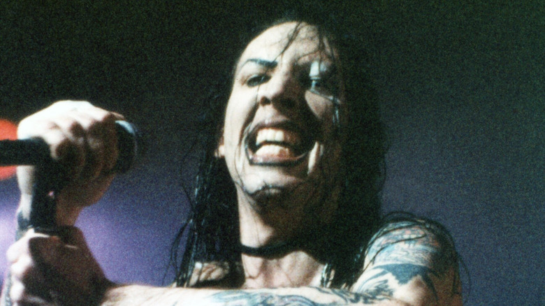 marilyn manson bearing teeth at 1994 concert