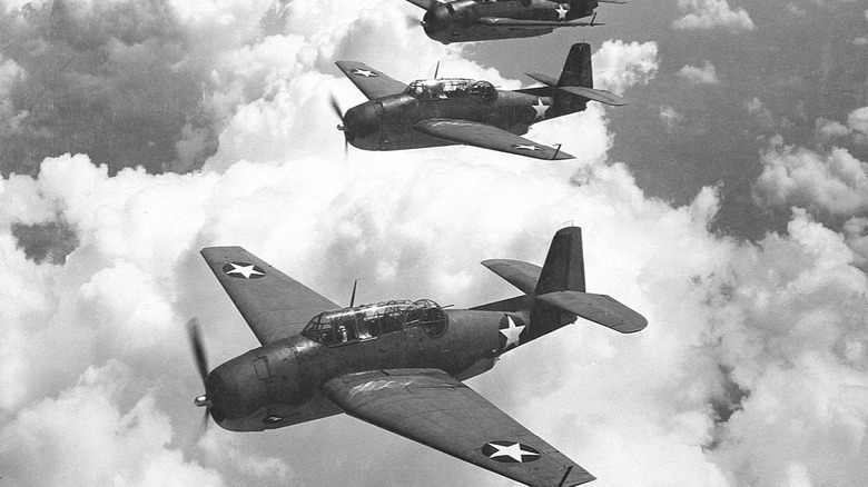 Five Grumman TBF-1 avengers in flight, September 1942