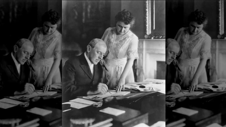 Woodrow and Edith Wilson in Oval Office