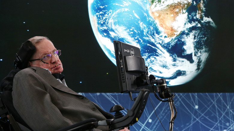 Stephen Hawking giving lecture