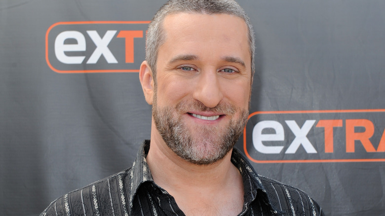 Dustin Diamond poses in 2016