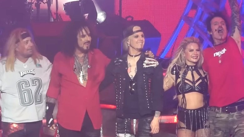 Motley Crue with John 5 onstage