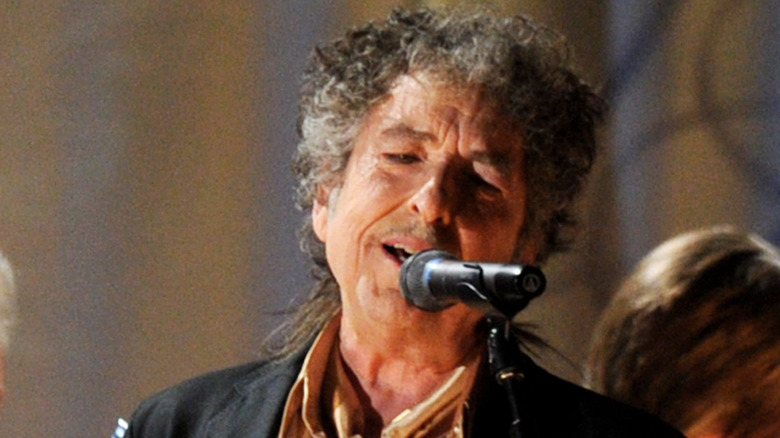 Bob Dylan performing 