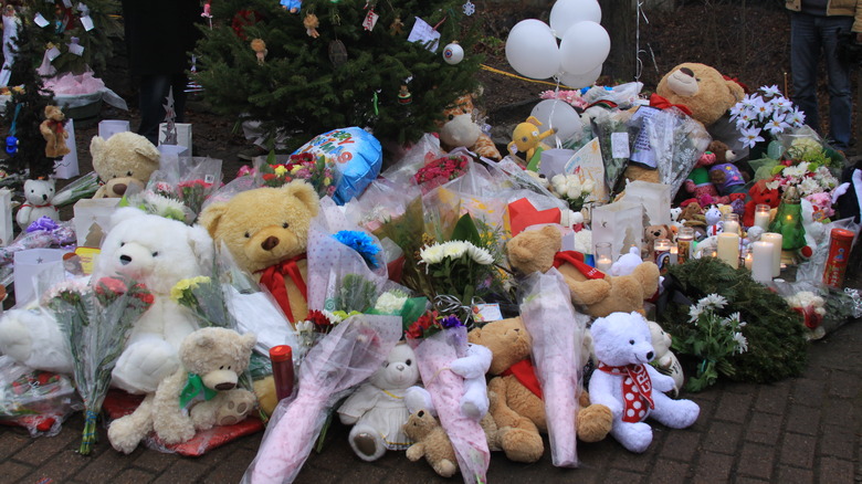 Sandy Hook Elementary School shooting memorial