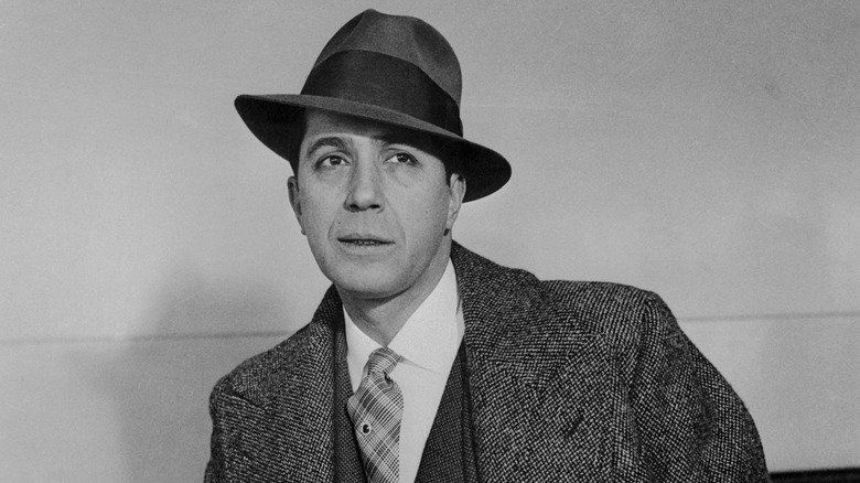 Carlos Gardel fedora suit tie