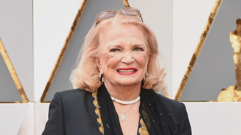 Gena Rowlands smiling black jacket at Oscars