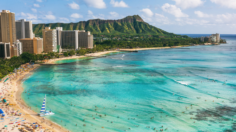 Honolulu with ocean
