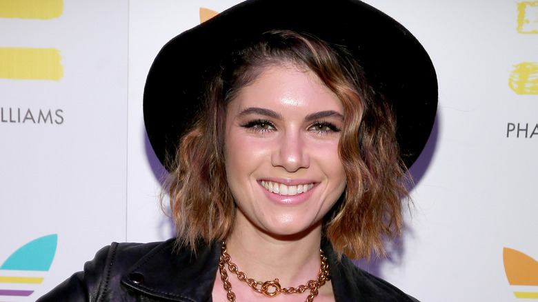 leah labelle smiling hat