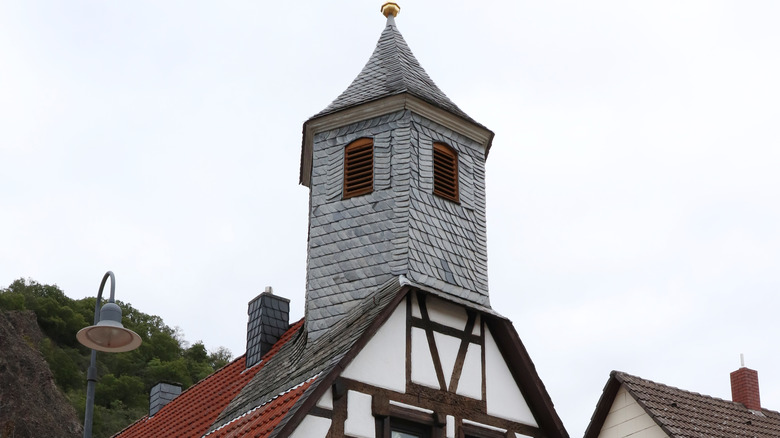 A schoolhouse in Hochstein, Germany