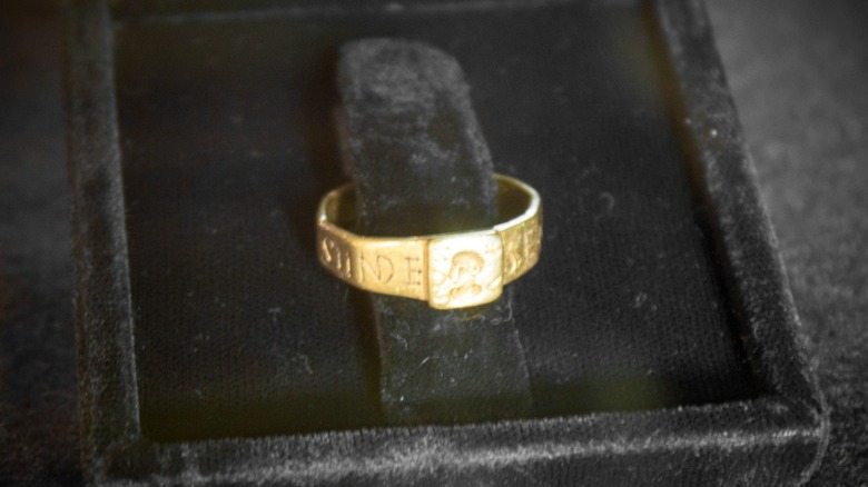 A close up of the Ring of Silvianus on a stand