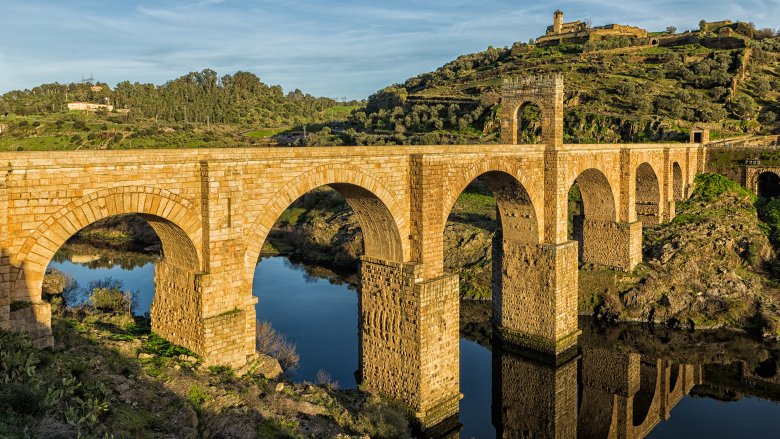 alcantara bridge