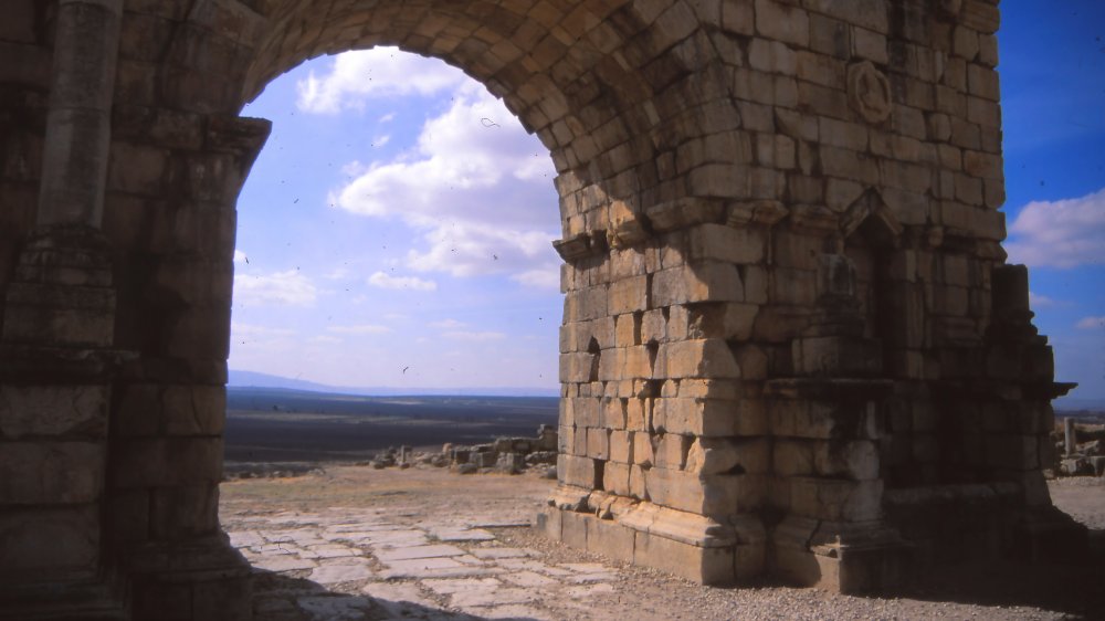 Arch in Roman ruins