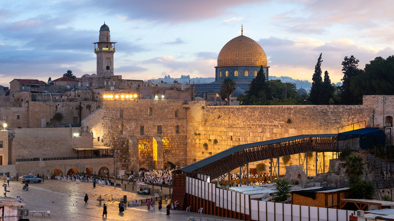 Jerusalem Wailing Wall and Temple Mount