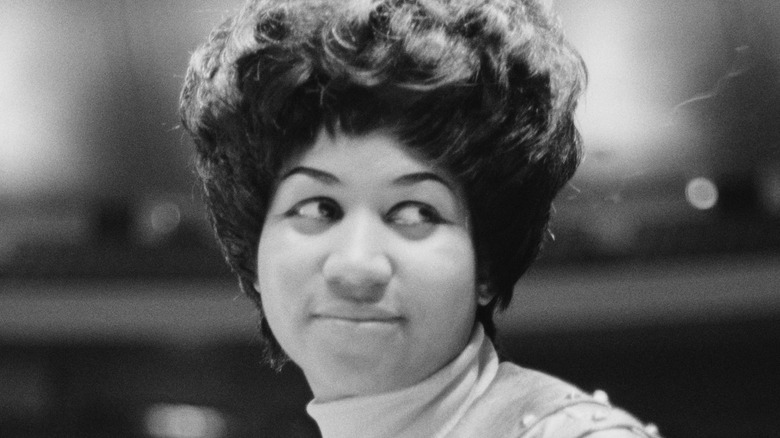 Aretha Franklin looking to side