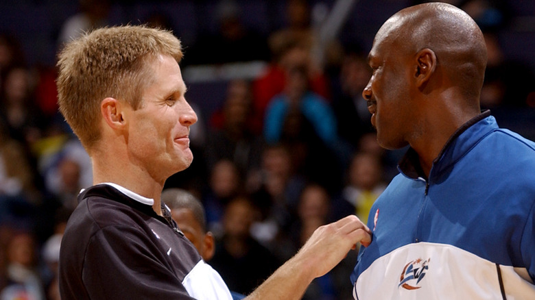 Michael Jordan facing Steve Kerr