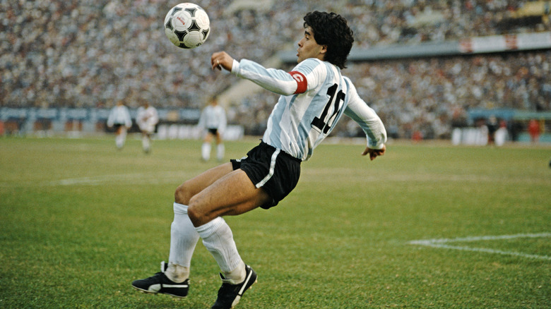 Maradona playing in 1986 WC