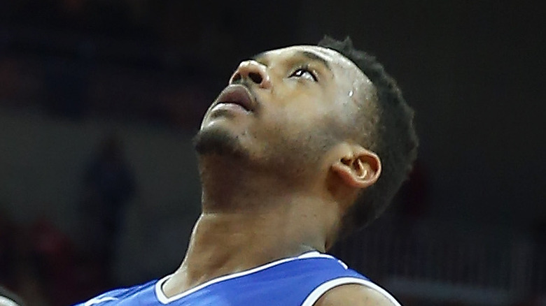 Zeke Upshaw plays for Hofstra