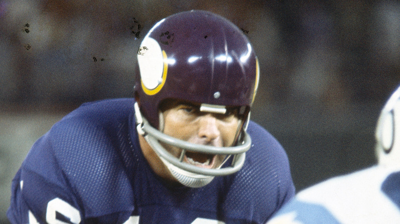 norm snead waiting for snap vikings 1971