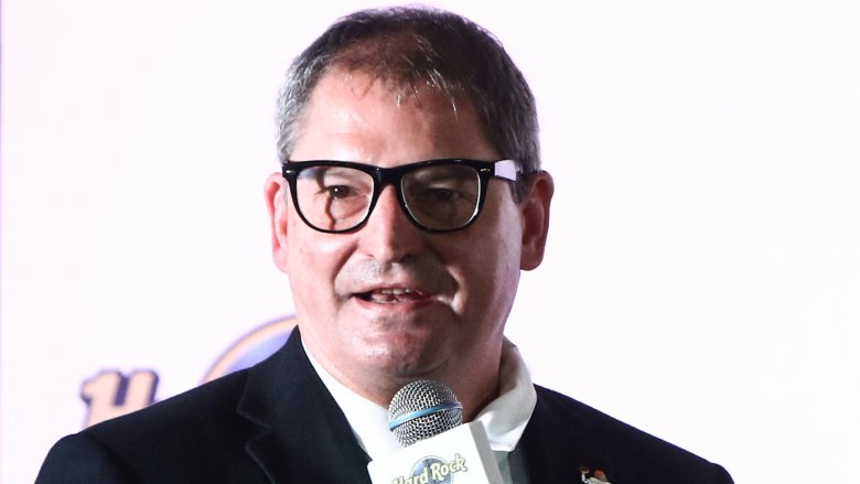 Bernie Kosar eyeglass at mic