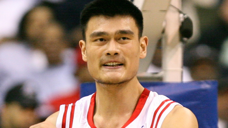 Yao Ming basketball jersey smiling