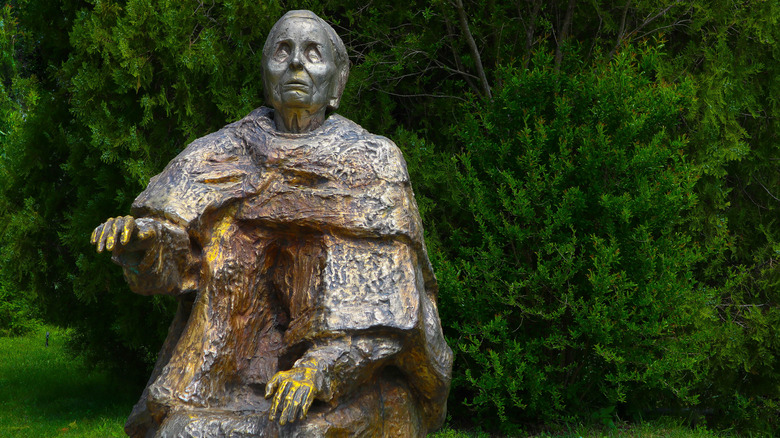 Baba Vanga statue