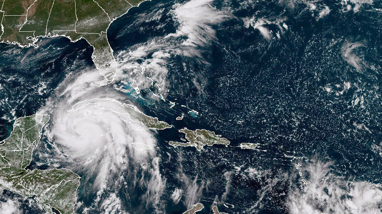 barometric-pressure-in-hurricanes-explained