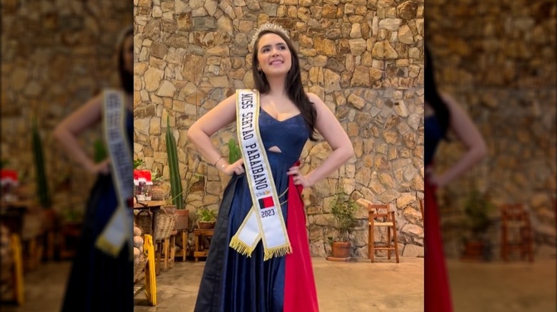 Mayara Nitão blue dress and pageant sash