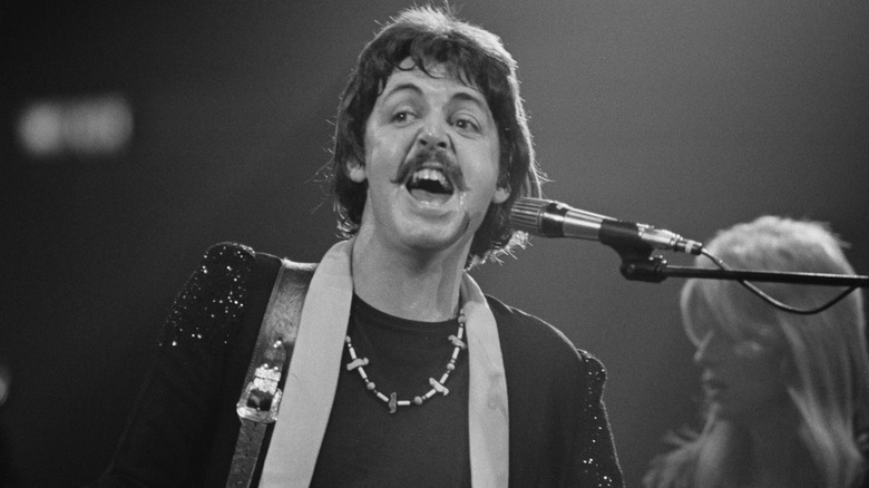 Paul McCartney singing