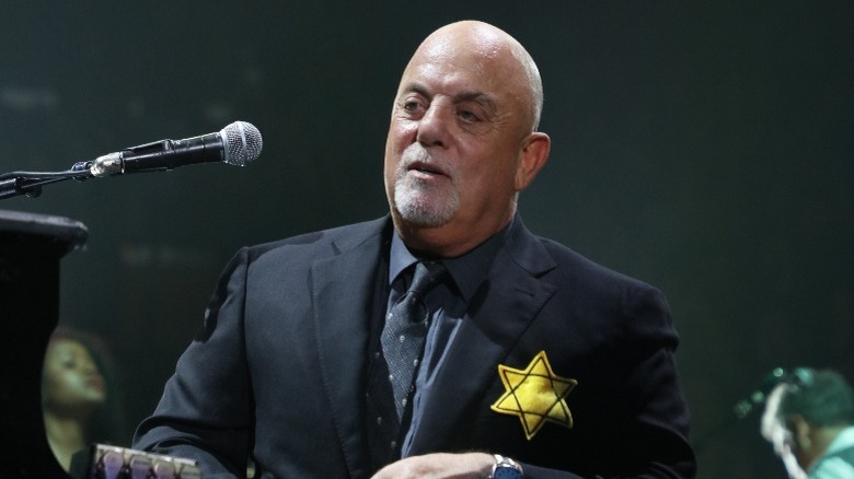 Billy Joel wearing Star of David