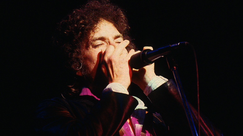 Bob Dylan performing