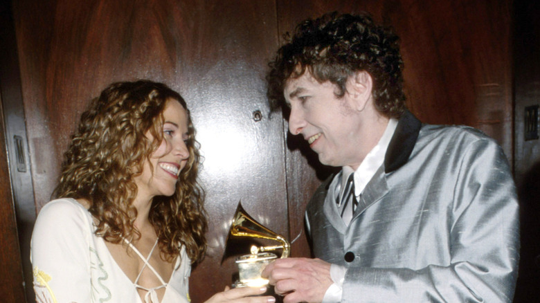 Bob Dylan receiving a Grammy in 1998