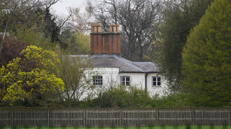 exterior view frogmore cottage