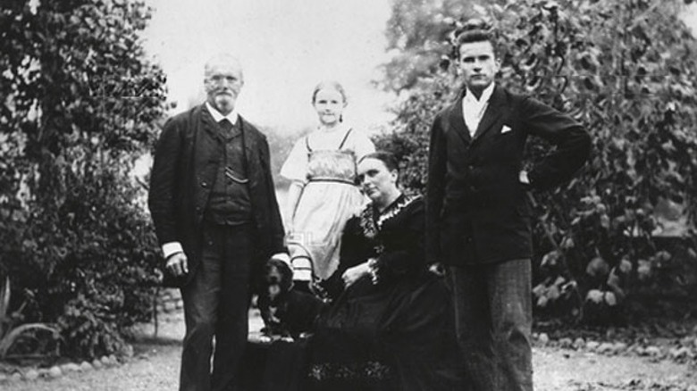 Carl Jung and his family outside