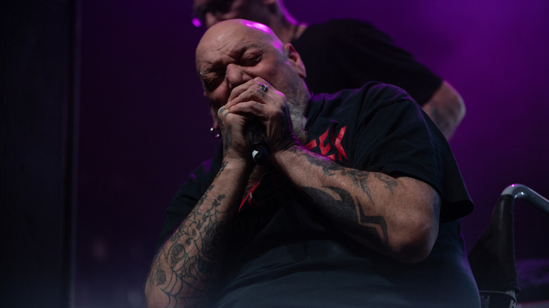 Paul Di'Anno singing on stage