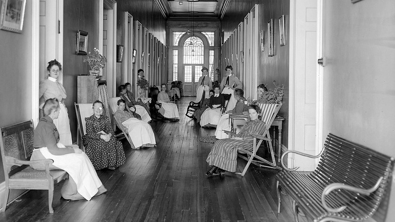 Women in a hospital corridor