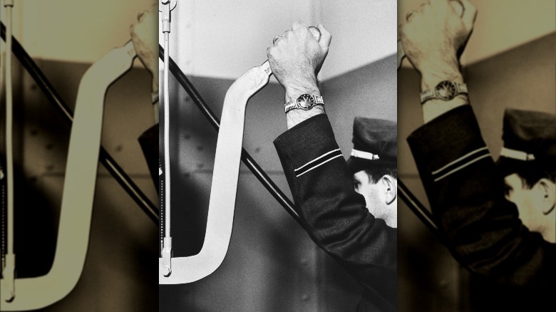 guard pulling the lever at san quentin's gas chamber