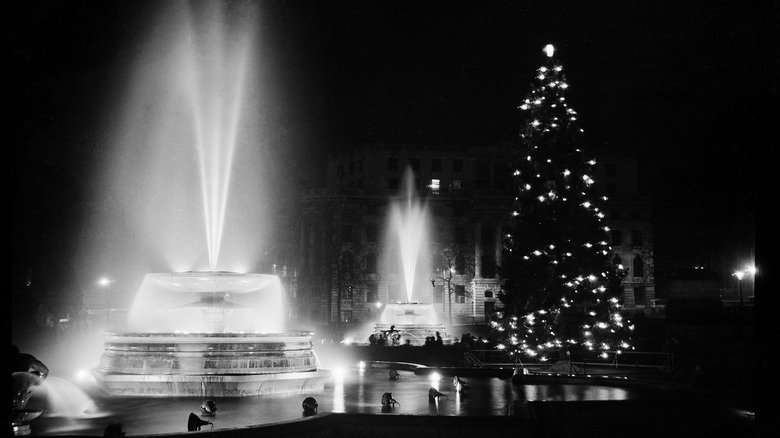 Christmas lights Trafalgar Square 1948