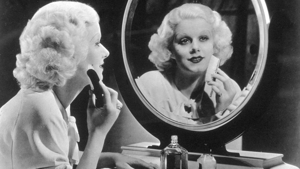 jean harlow applying makeup