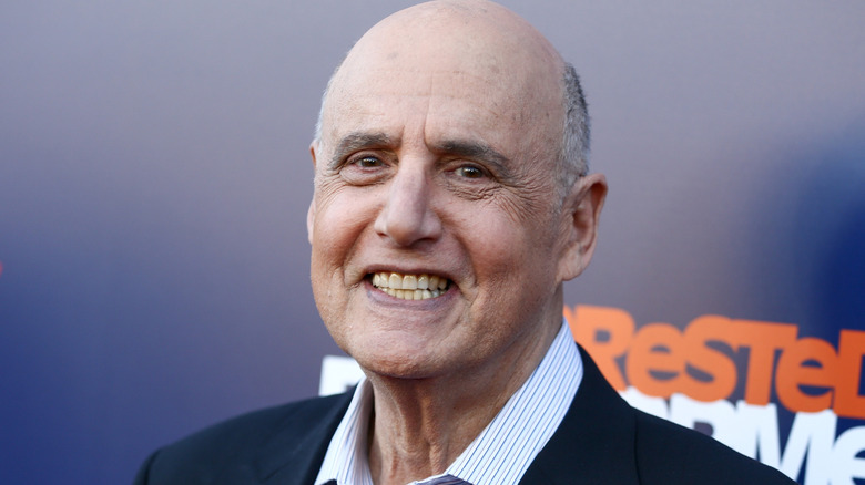 jeffrey tambor grinning at arrested development premiere