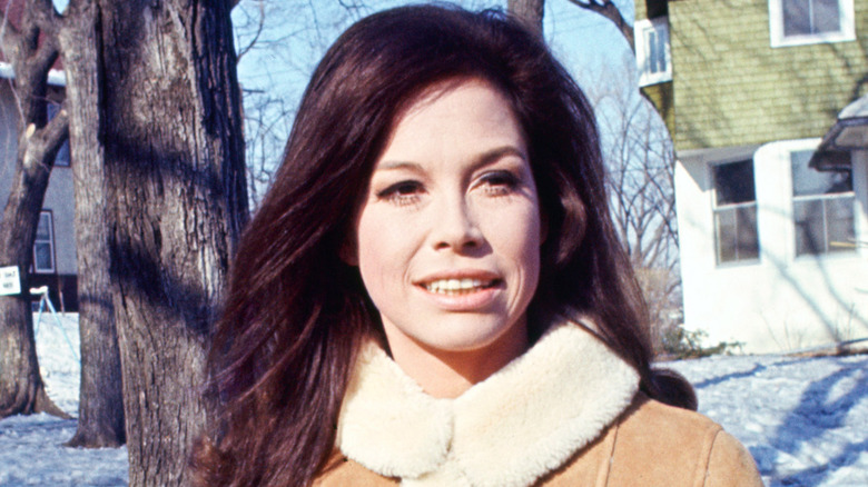 Mary Tyler Moore winter coat 1970