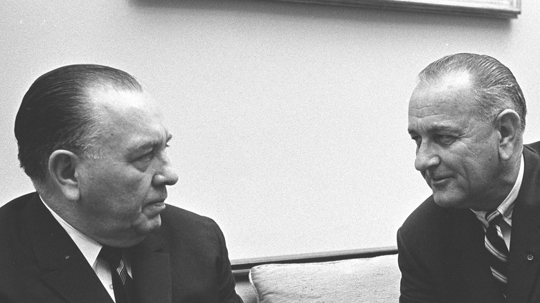 Mayor Daley and President Johnson talking