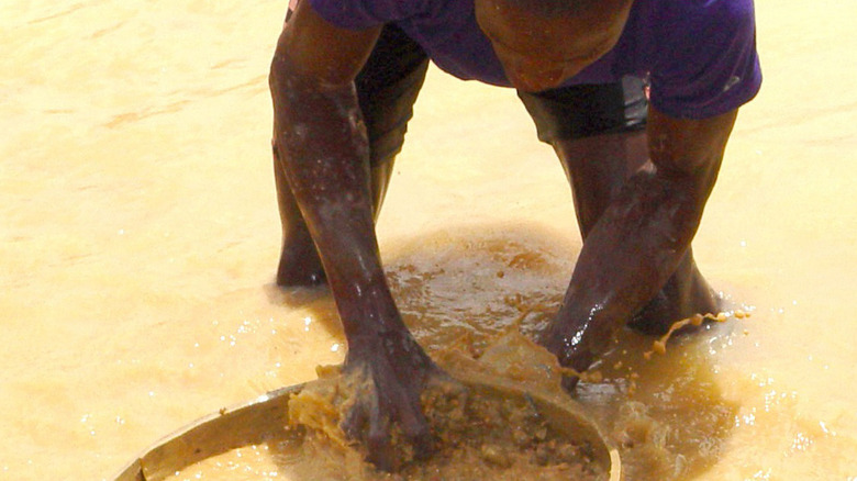 Diamond miner in Sierra Leone