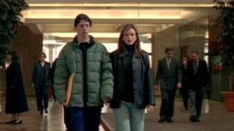 Dave Grohl and first wife Jennifer Youngblood in cameo appearance on The X-Files