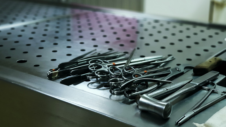 Autopsy table and tools