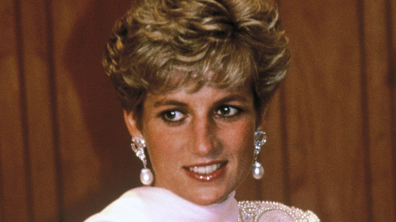 Princess Diana wearing large earrings