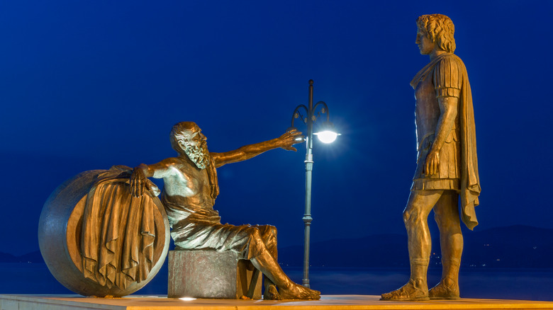 Modern statue of Diogenes and Alexander