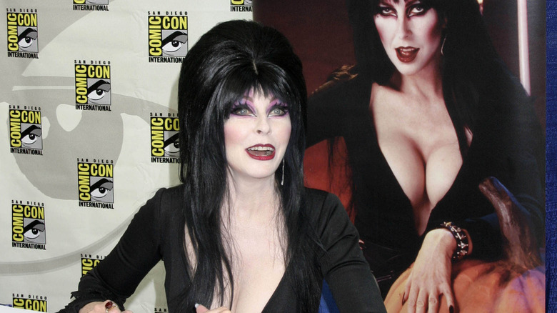 comic con elvira signing