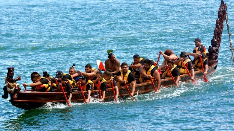 Modern Māori paddling canoe 